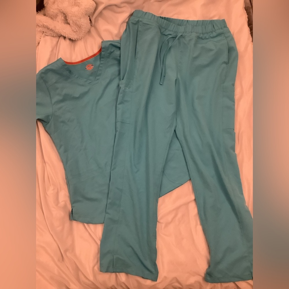 Dickies scrub set.